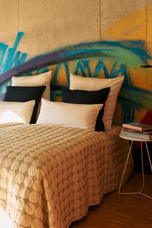 NG19. YOUR INSPIRING HOMEBASE. - 12