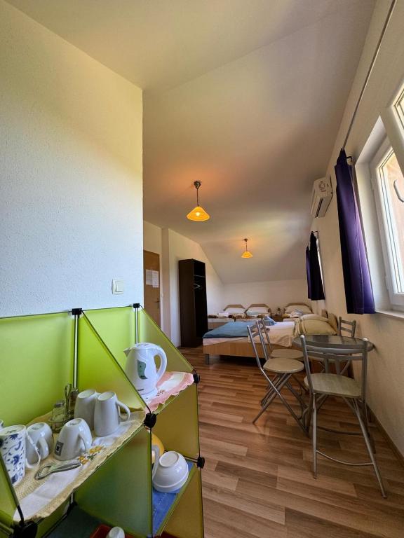 Pansion Ivanka Barac - Family Room