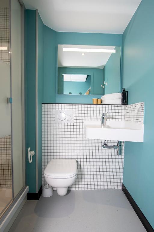 Koupelna v ubytování ibis budget Honfleur Centre