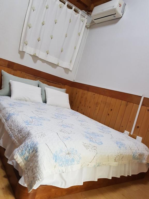Postel nebo postele na pokoji v ubytování Starlight Rest Area