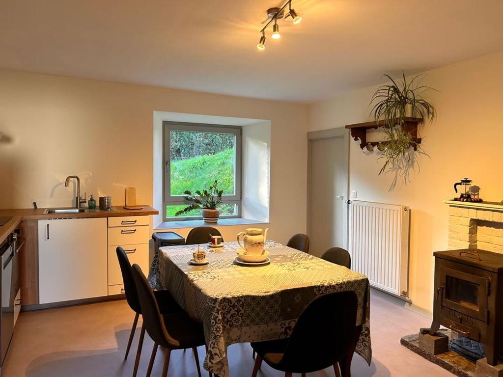 Kuchyň nebo kuchyňský kout v ubytování Eole - Fermette typique Ardennaise