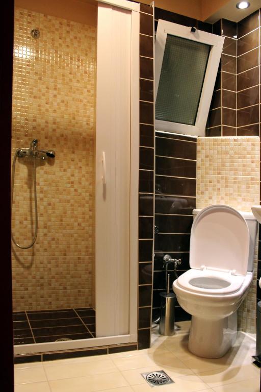 Philoxenia Hotel & Studios - 9