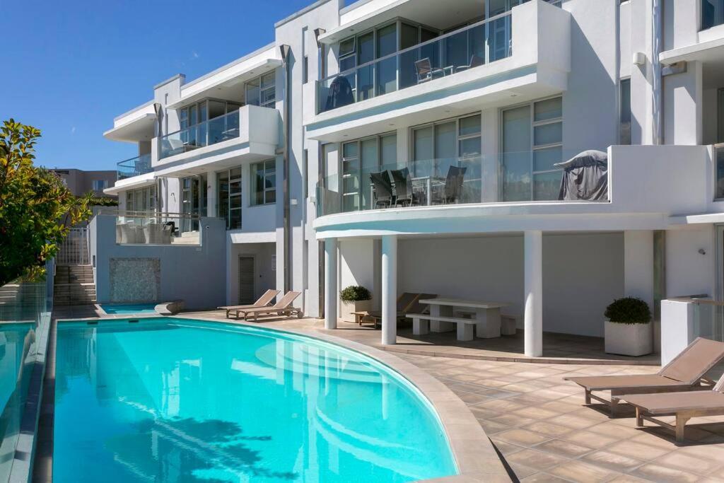 Waimahana - Luxury By The Lake - Resim 12