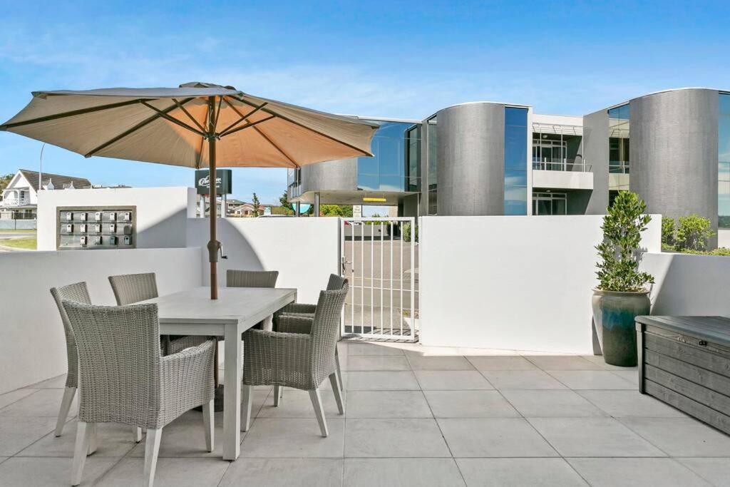 Waimahana - Luxury By The Lake - Resim 16