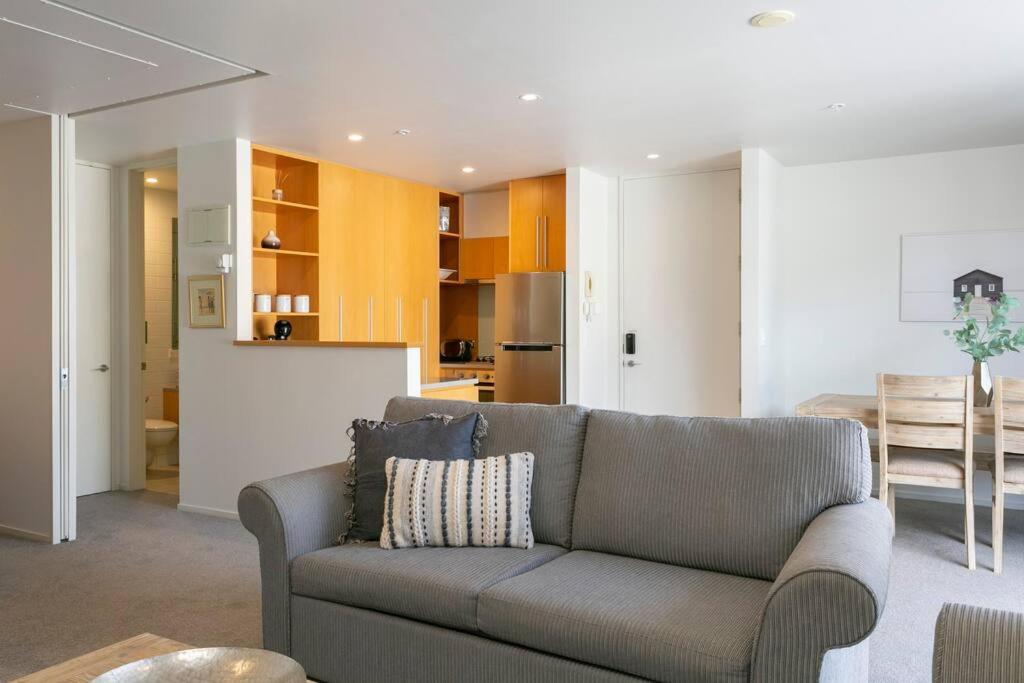 Waimahana - Luxury By The Lake - Resim 18