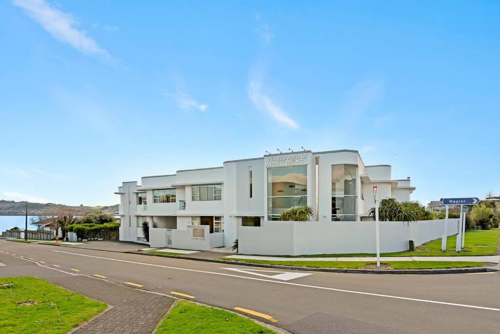 Waimahana - Luxury By The Lake - Resim 21