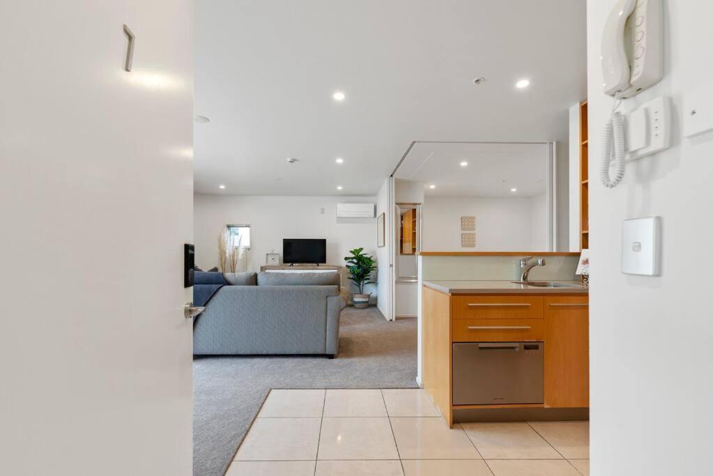 Waimahana - Luxury By The Lake - Resim 22