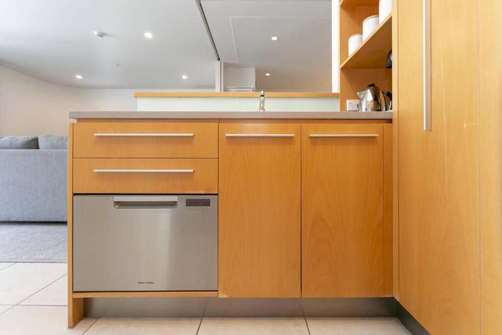 Waimahana - Luxury By The Lake - Resim 33