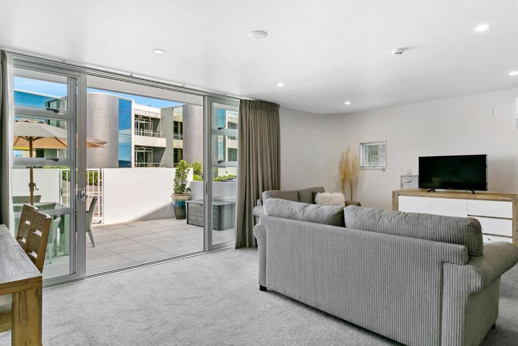 Waimahana - Luxury By The Lake - Resim 6