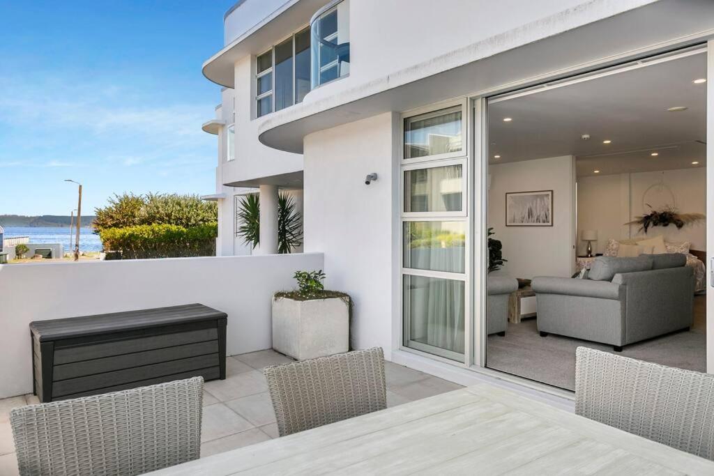 Waimahana - Luxury By The Lake - Resim 41