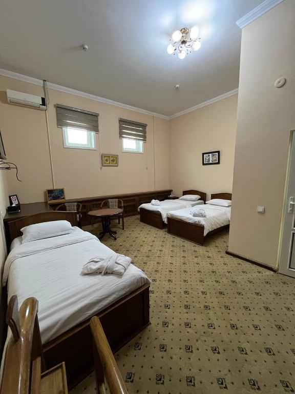 Mixt Royal Palace - Standard -Triple Room