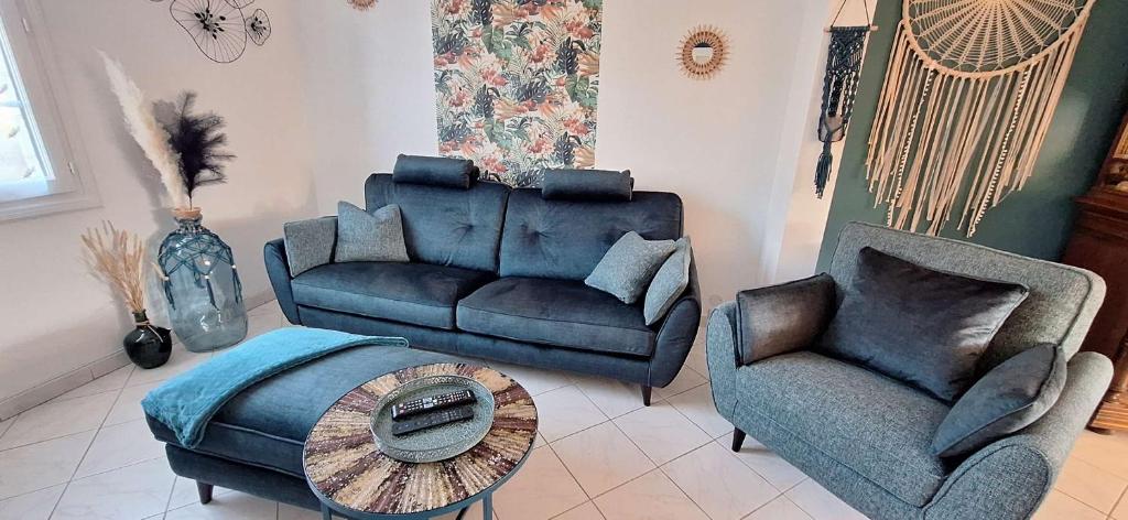 Posedenie v ubytovaní Maison avec jardin, grande véranda, WIFI à ST QUAY-PERROS - Réf 880
