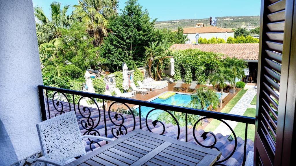Bazén v ubytování CASA RUBİNO BUTİK OTEL nebo v jeho okolí