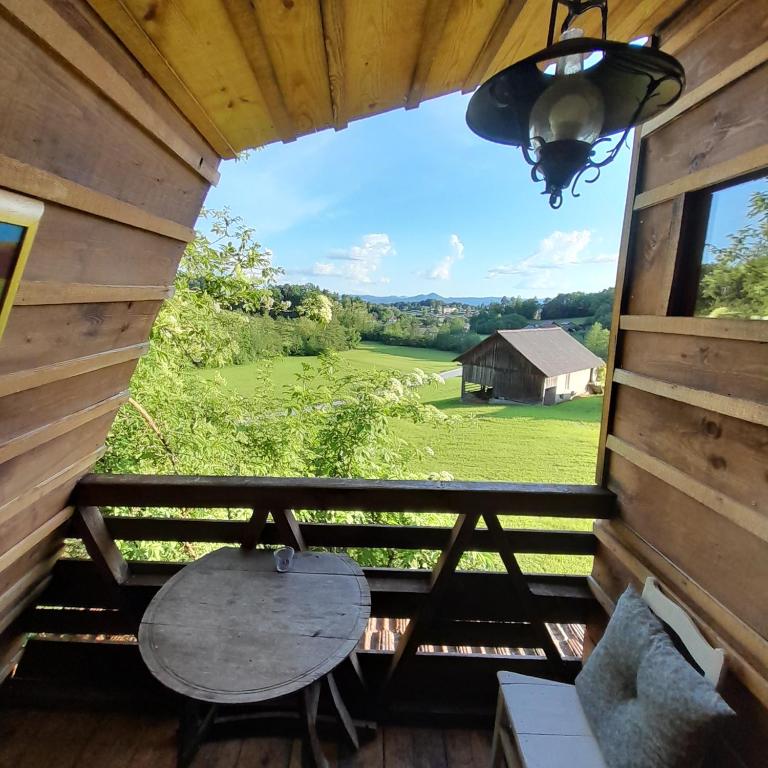 Příroda nedaleko luxury tent