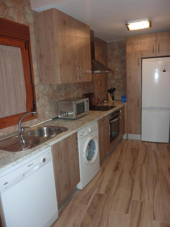 Booking.com: Apartamento Los Zafranales , Codo, España ...
