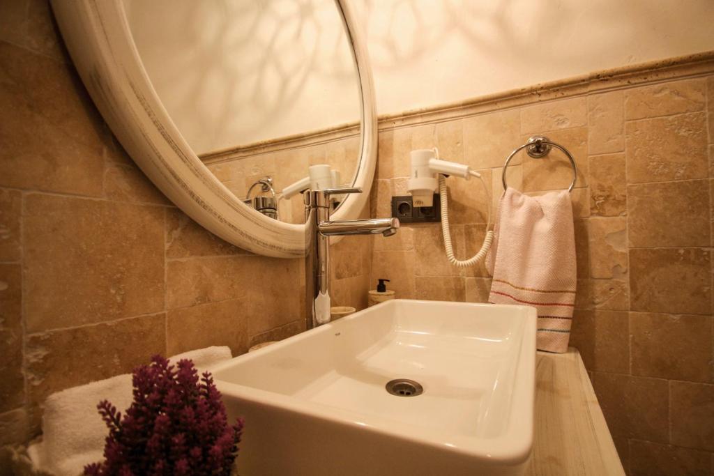 Koupelna v ubytování CASA RUBİNO BUTİK OTEL