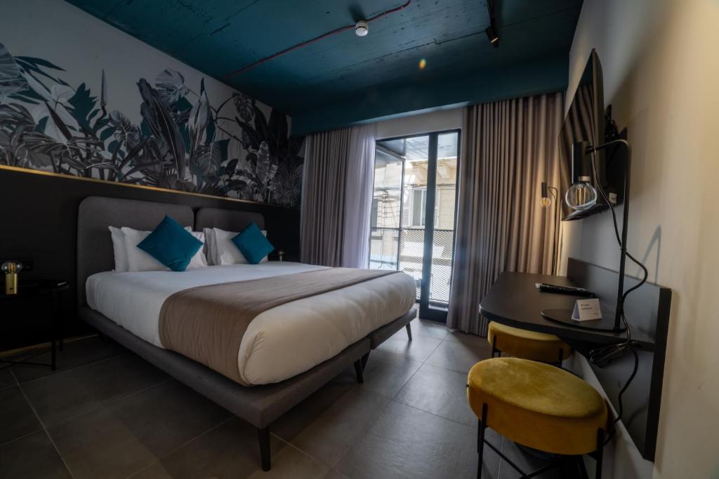 Eleven by Warren Collection - 6