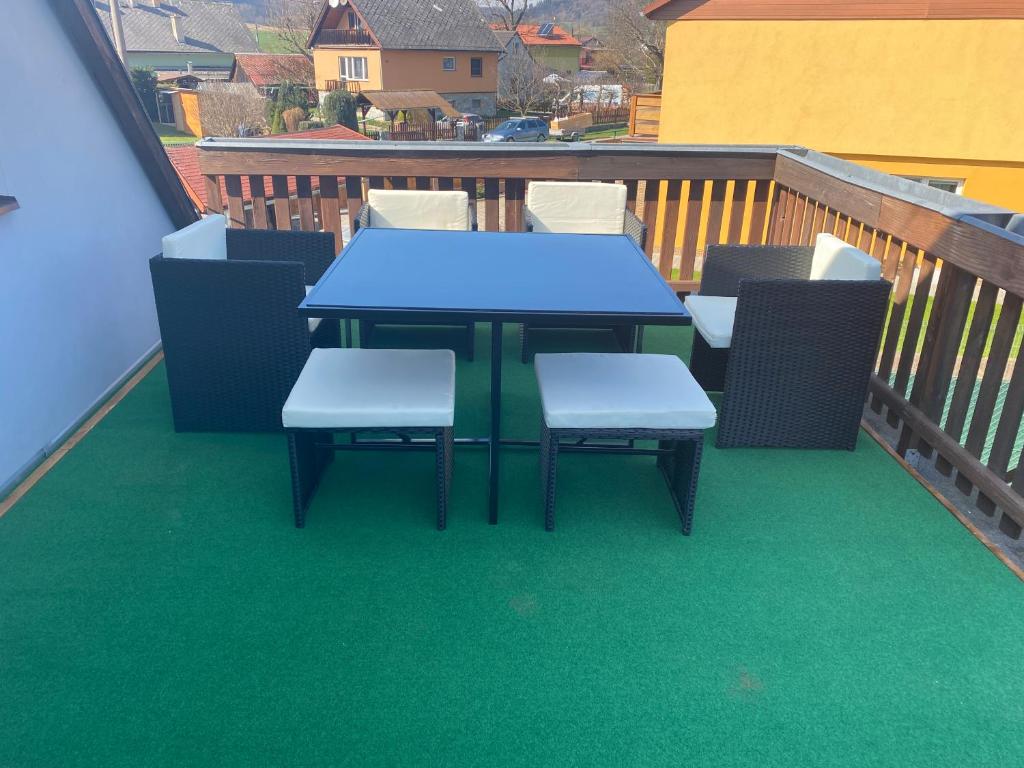 Balkon lub taras w obiekcie Apartmány U Jeřábků