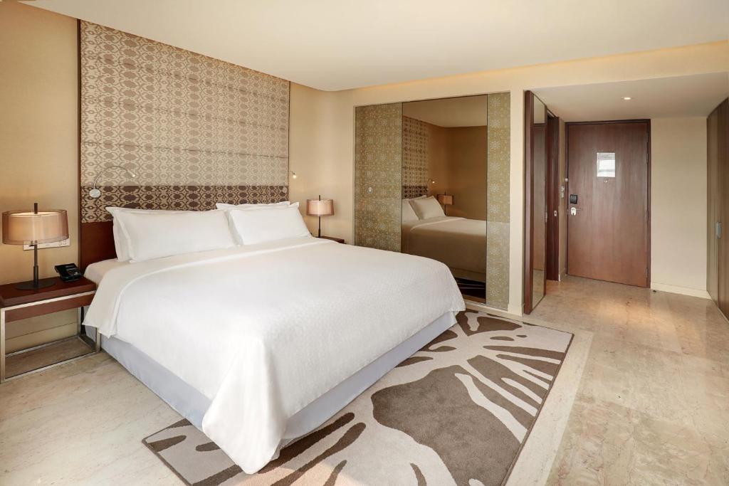 Crowne Plaza Dhaka Gulshan by IHG photo