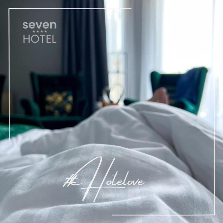 Posteľ alebo postele v izbe v ubytovaní Seven Hotel Bytom - Katowice
