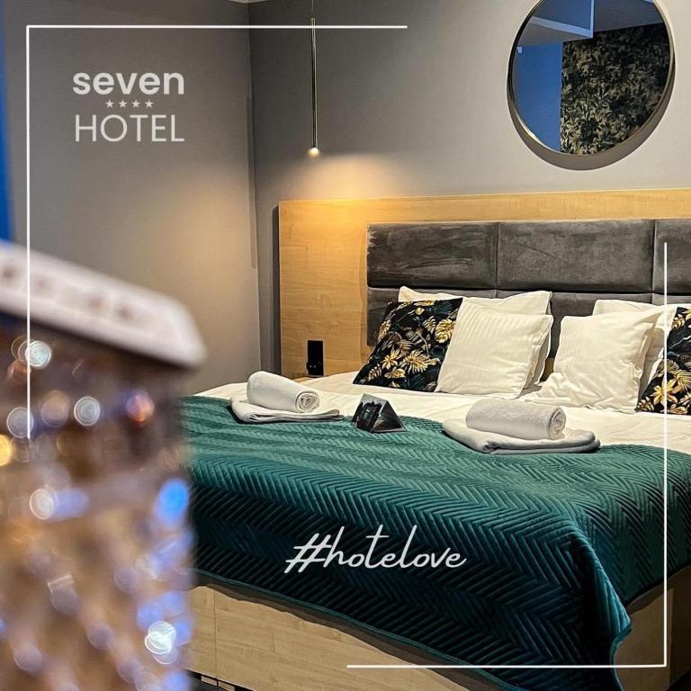 Posteľ alebo postele v izbe v ubytovaní Seven Hotel Bytom - Katowice