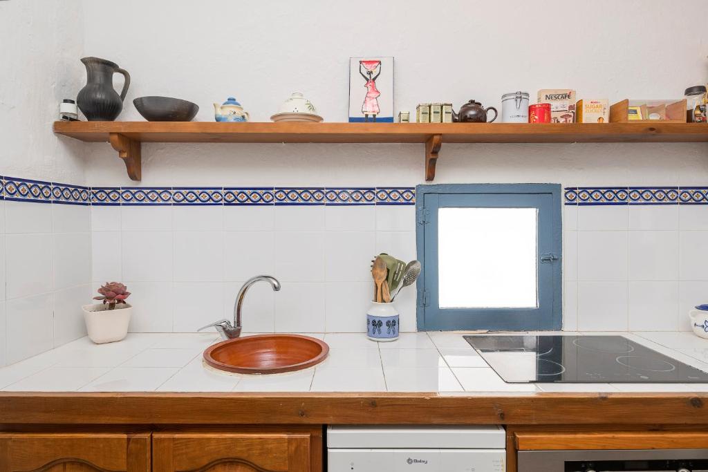 Kuchyňa alebo kuchynka v ubytovaní Casa Marina - Califa Casas Vejer