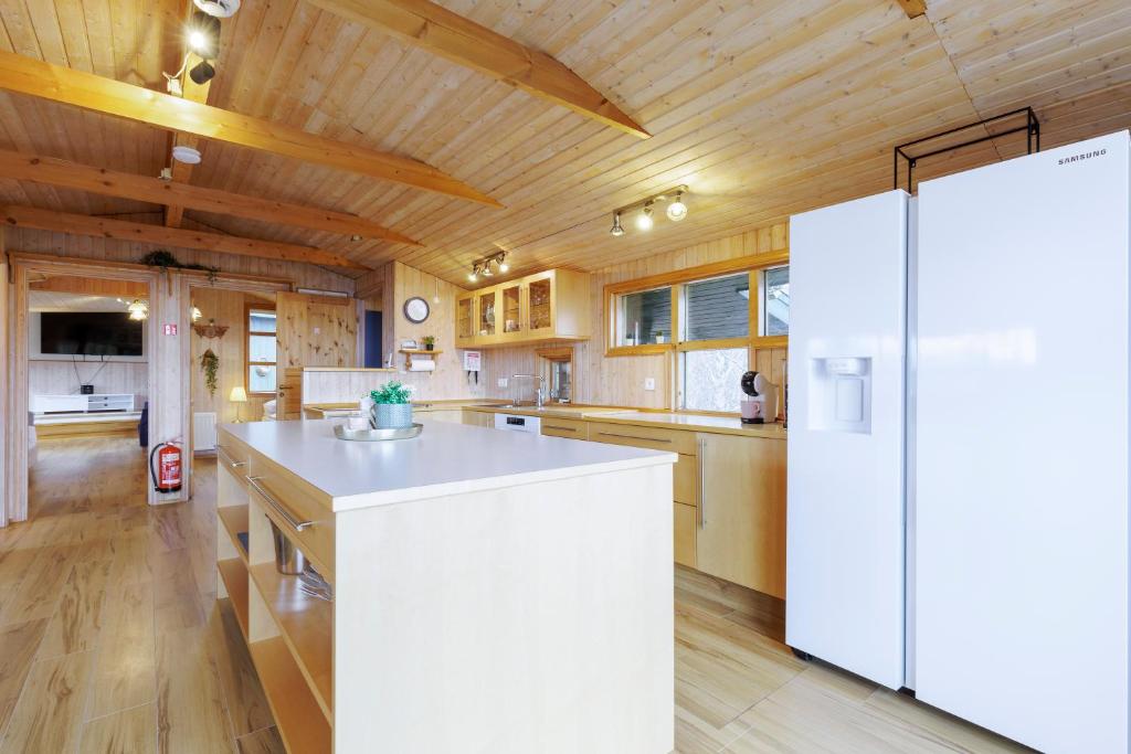 Kuchyň nebo kuchyňský kout v ubytování Cabin Úthlíð - Birta Rentals