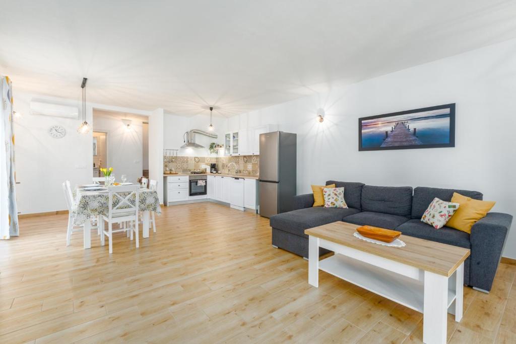 Kuchyň nebo kuchyňský kout v ubytování Casa Anamaria private Pool near Vrsar