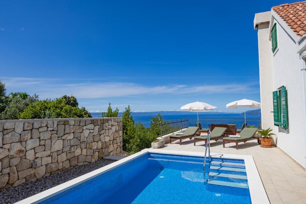 Bazén v ubytovaní Holiday home Mely alebo v jeho blízkosti