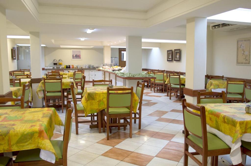 Restaurace v ubytování Rede Andrade Mercado Hotel