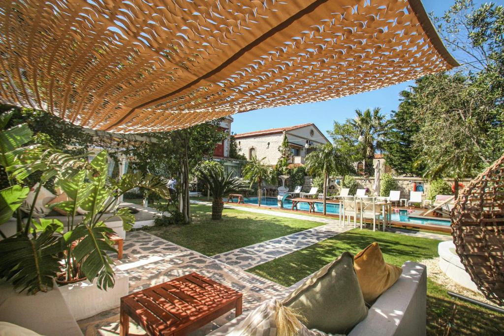 Bazén v ubytování CASA RUBİNO BUTİK OTEL nebo v jeho okolí