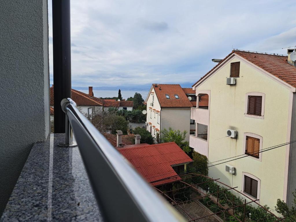 Rõdu või terrass majutusasutuses Rooms & Apartment Mama Mia