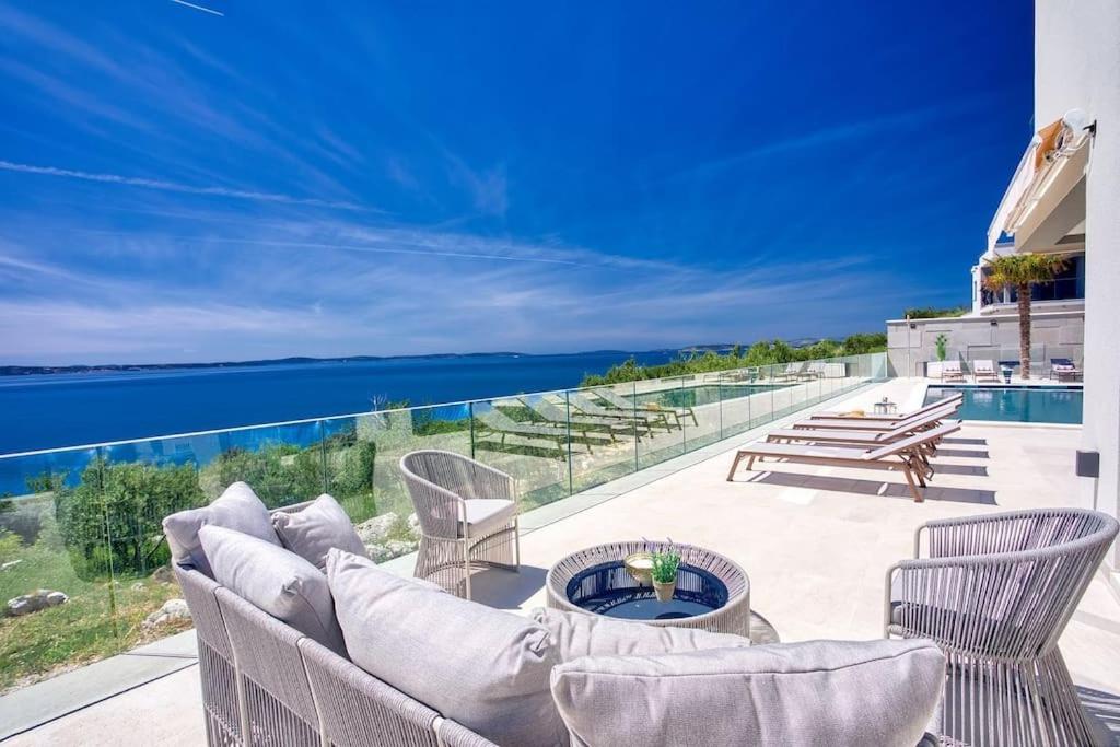 Villa Magic View Split with pool