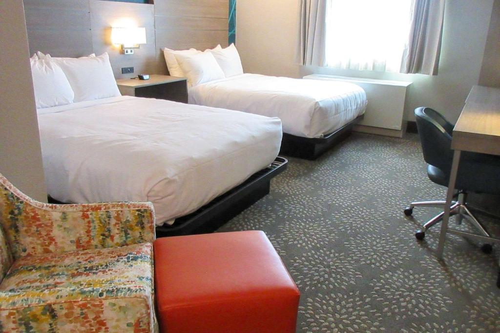 Postel nebo postele na pokoji v ubytování Comfort Inn Fairbanks