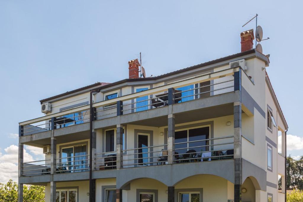 Budova, v ktorej sa apartmán nachádza