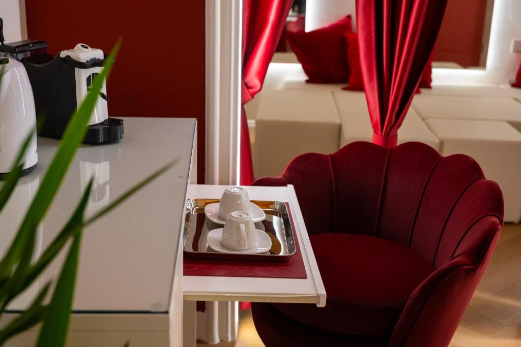 La Divina - free parking - - 1