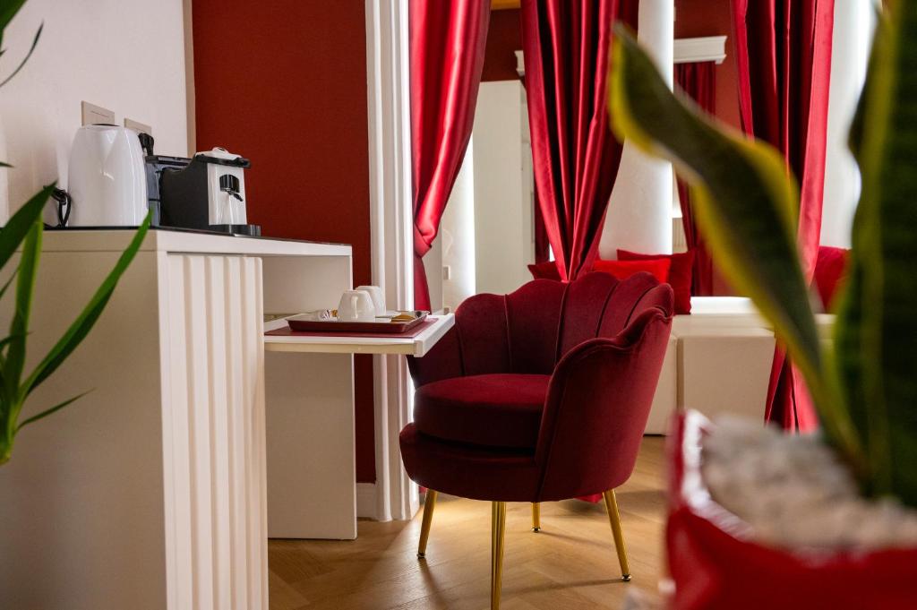 La Divina - free parking - - 5