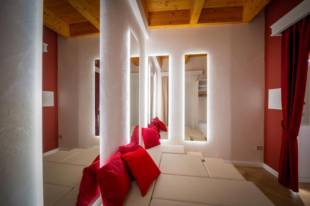 La Divina - free parking - - 15