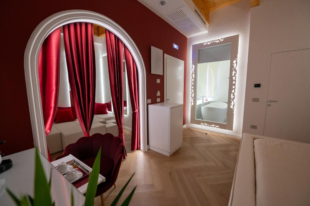 La Divina - free parking - - 14