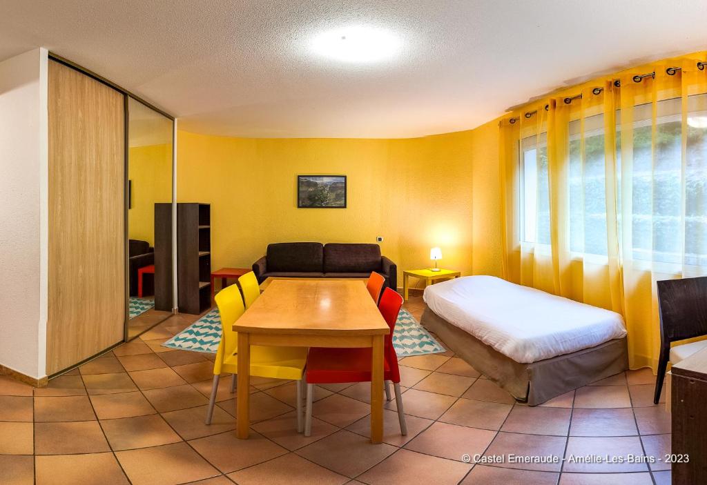 Appart'Hotel Castel Emeraude, Charme et Caractère - Apartment - Ground Floor
