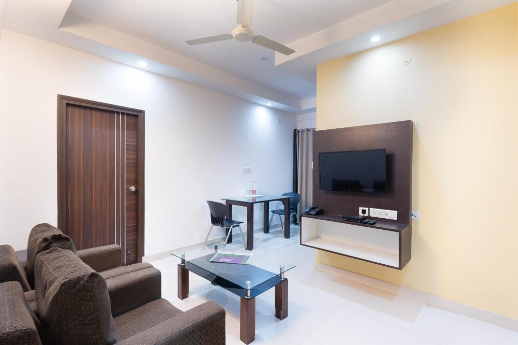 Μια τηλεόραση ή/και κέντρο ψυχαγωγίας στο Itsy Hotels Worldtree