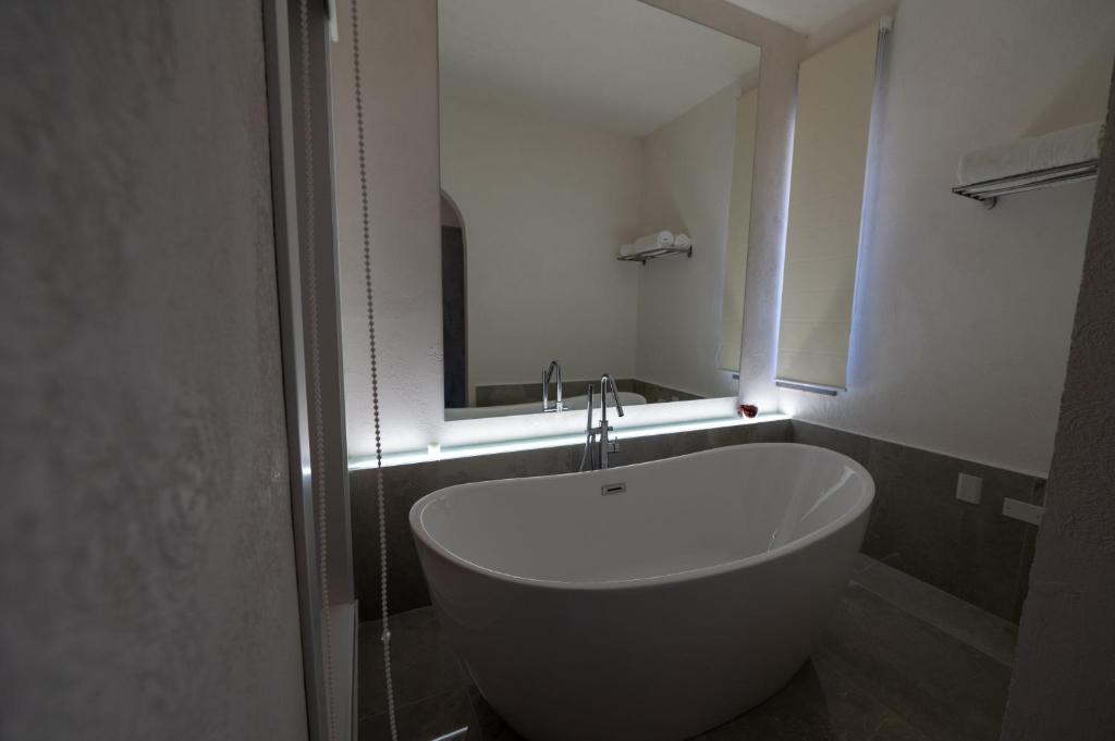 La Divina - free parking - - 8