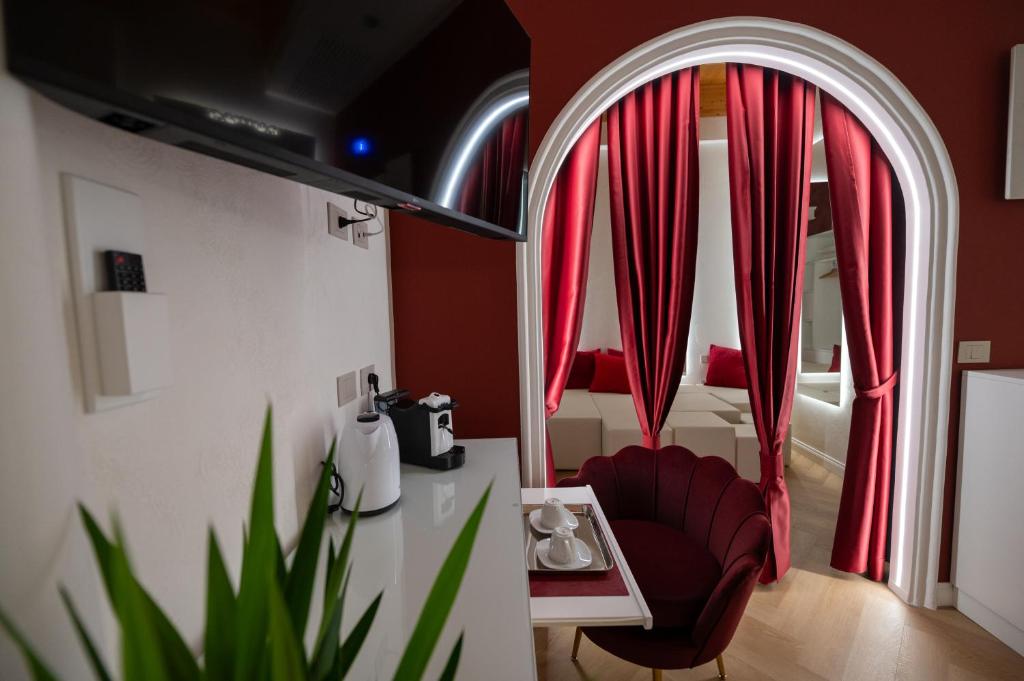 La Divina - free parking - - 9