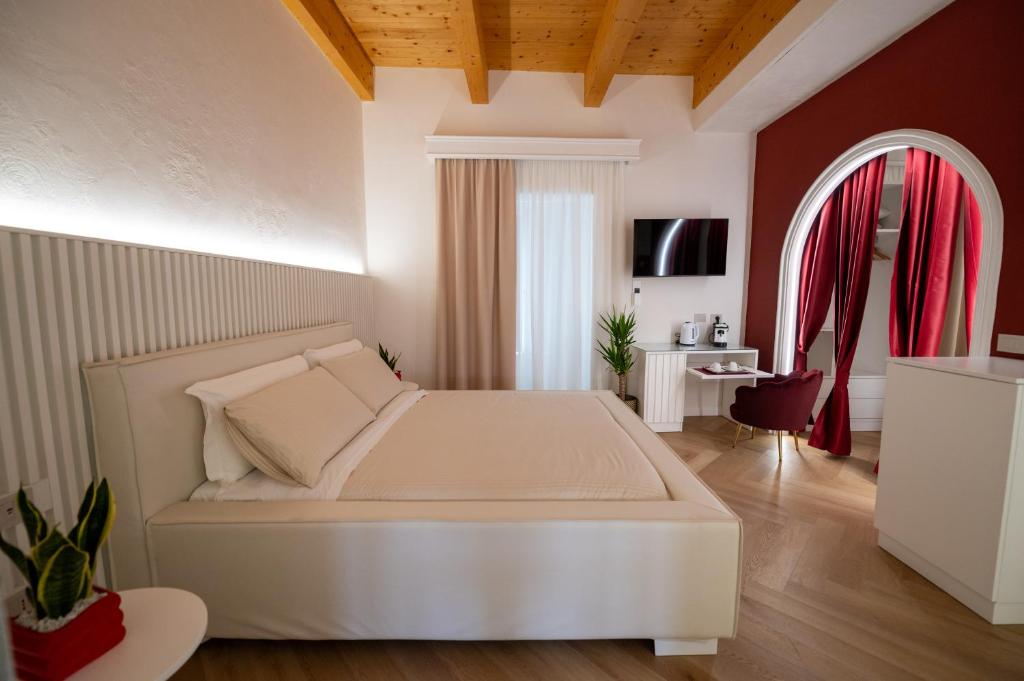 La Divina - free parking - - 10