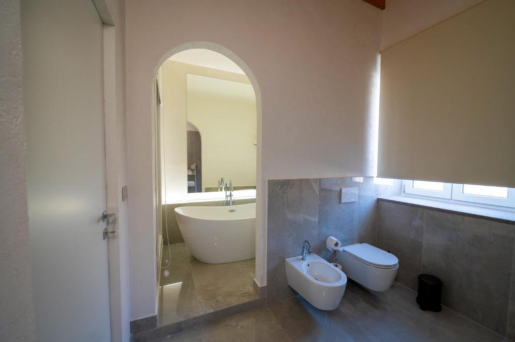 La Divina - free parking - - 13