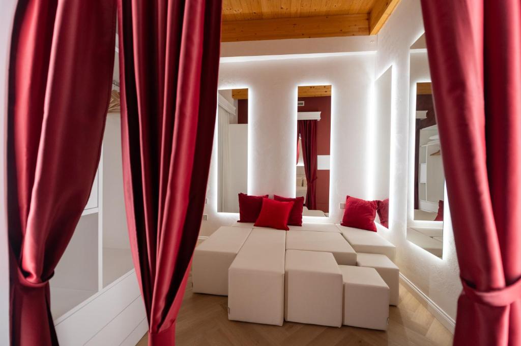 La Divina - free parking - - 16