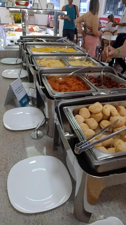 Comida no apart-hotel ou em algum lugar perto