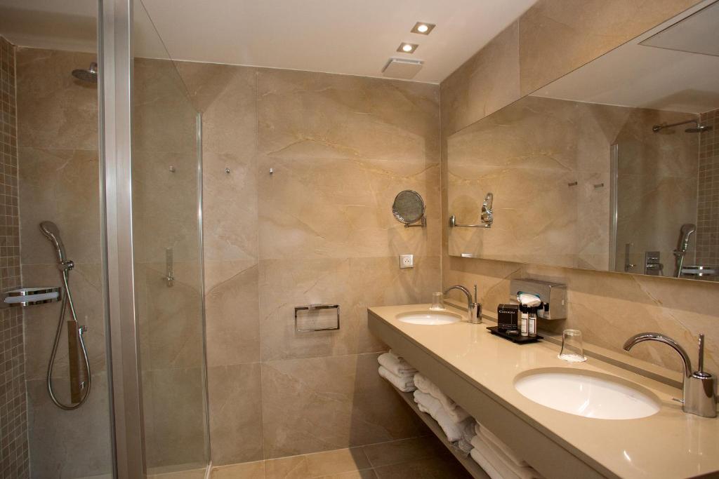 Koupelna v ubytování Hôtel La Caravelle