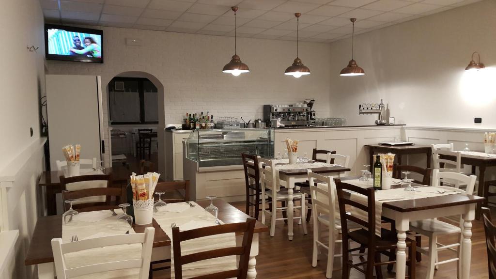 Kuchyň nebo kuchyňský kout v ubytování Albergo Pizzeria Sole