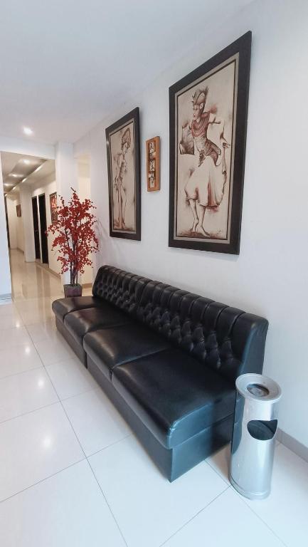 Posezení v ubytování VI Hotel Bandung